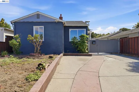1686 Grand Avenue
