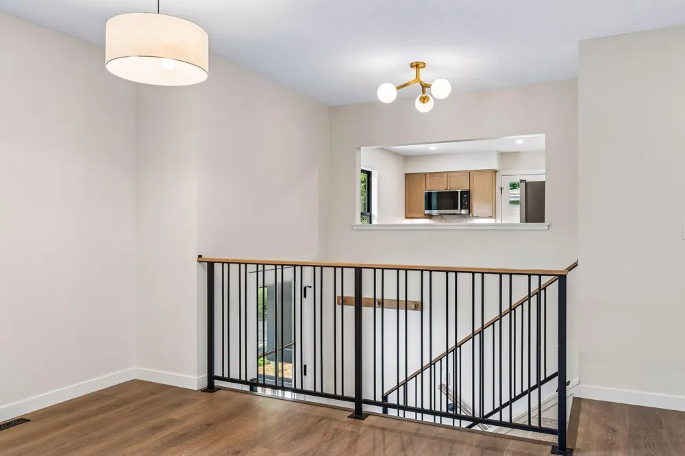 640 Grospoint Lane Oakdale, MN 55128