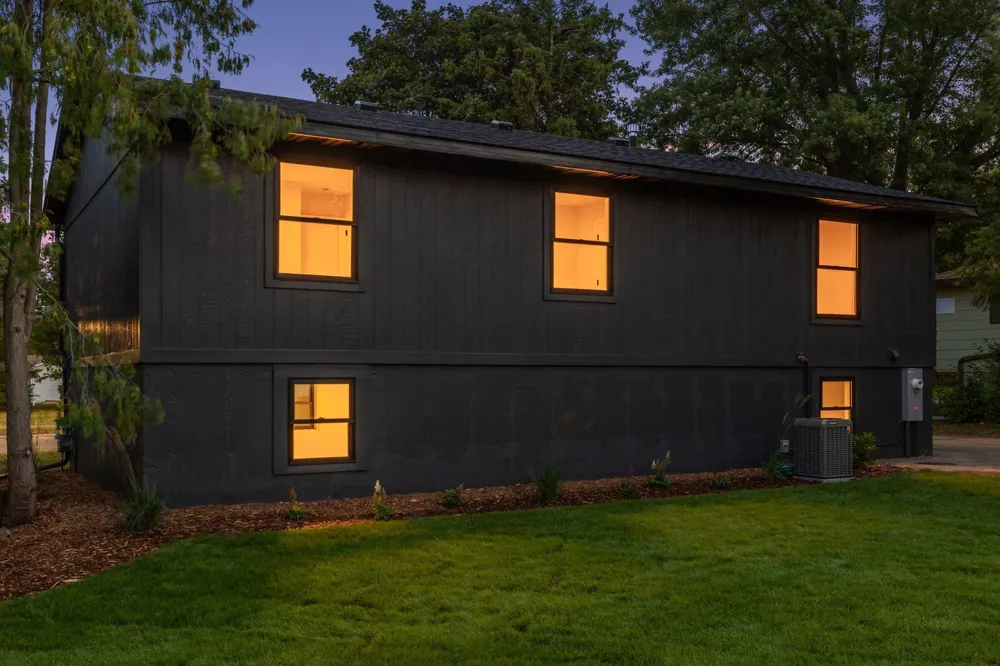 640 Grospoint Lane Oakdale, MN 55128