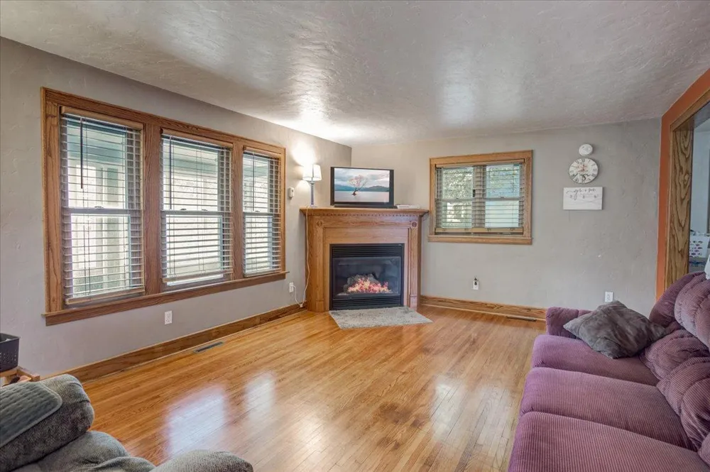 116 Pine Street Glenwood City, WI 54013