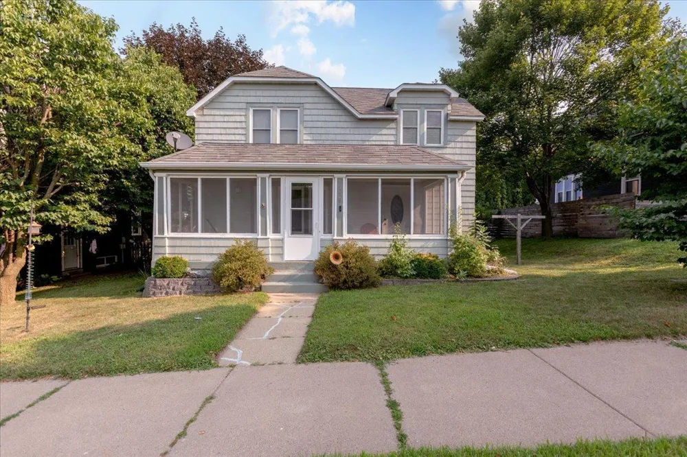 116 Pine Street Glenwood City, WI 54013