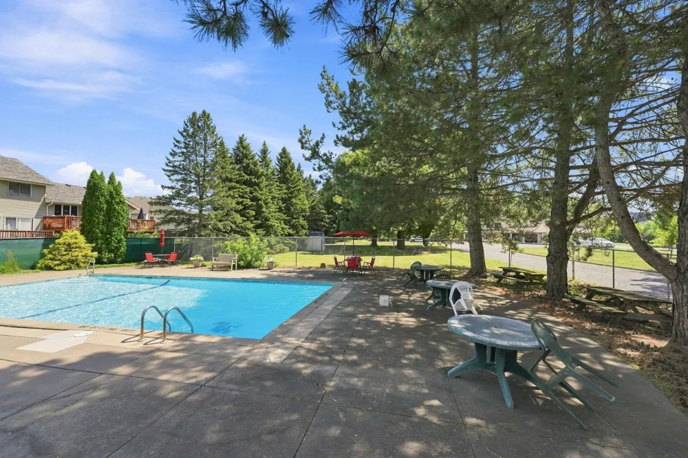 1762 Mcknight Road #17 Maplewood, MN 55109