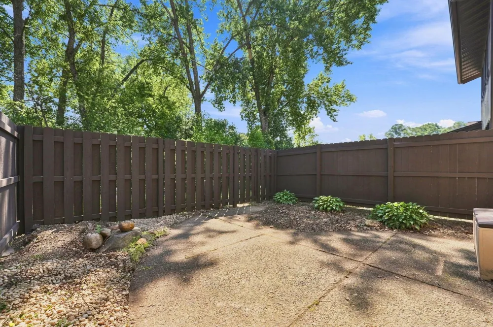 1762 Mcknight Road #17 Maplewood, MN 55109
