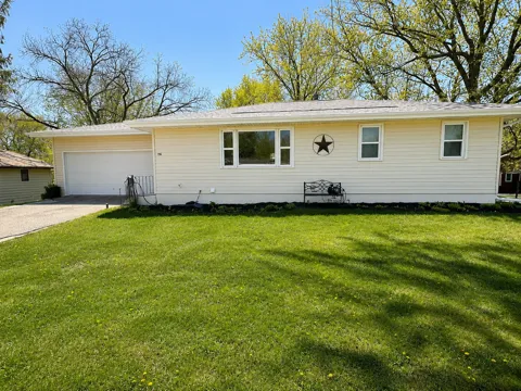 205 Main Street W