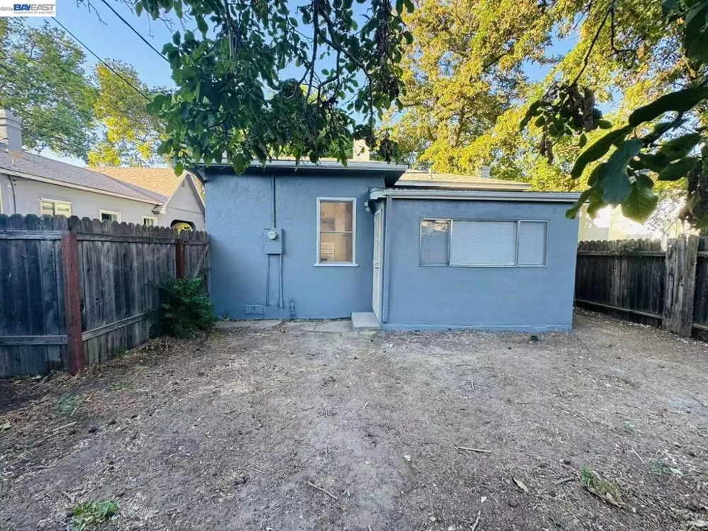 1034 x st Sacramento, CA 95818