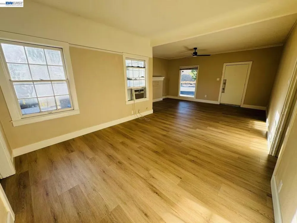 1034 x st Sacramento, CA 95818