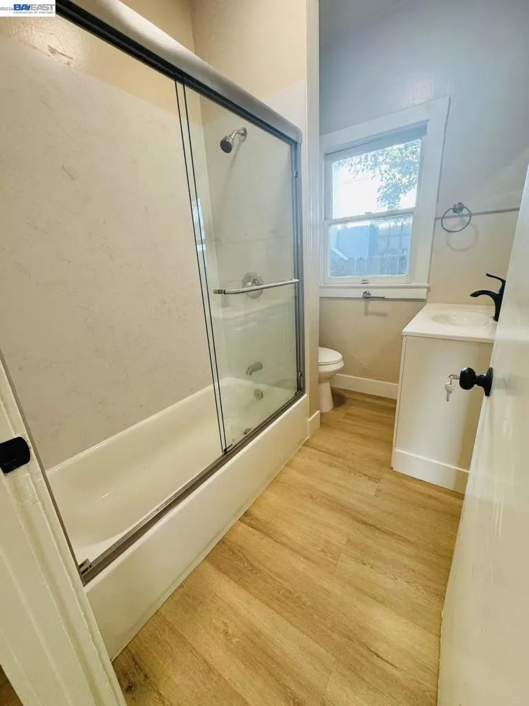 1034 x st Sacramento, CA 95818