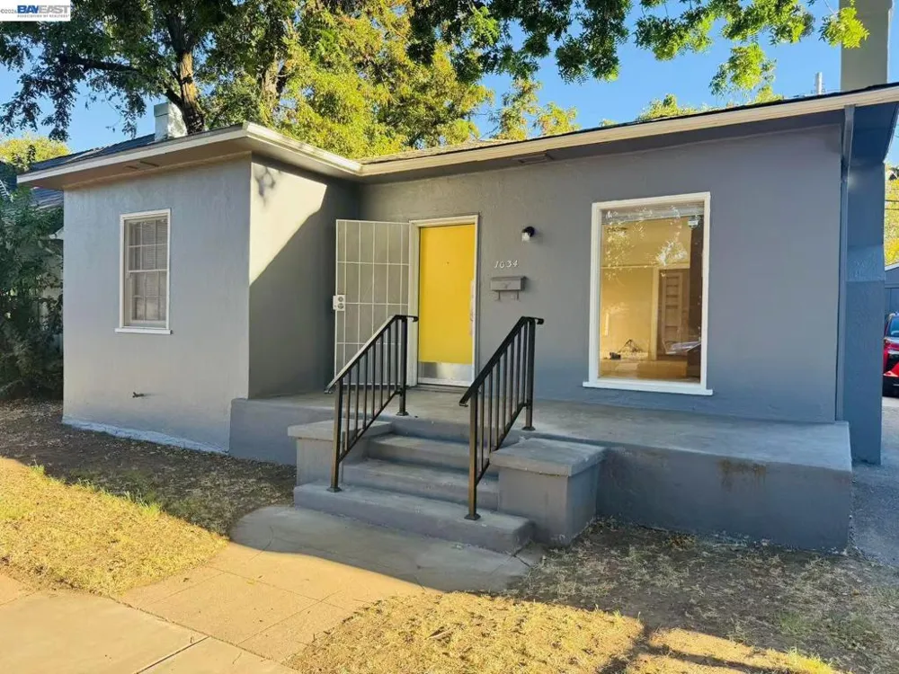 1034 x st Sacramento, CA 95818