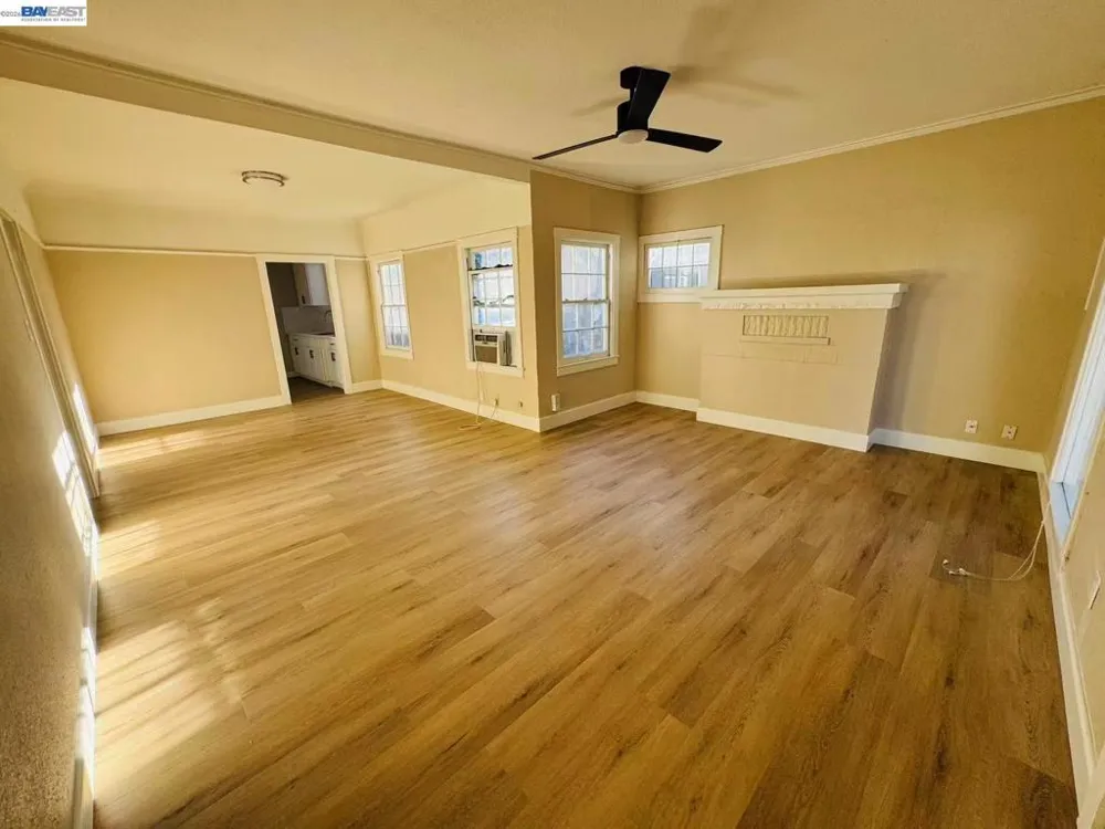1034 x st Sacramento, CA 95818