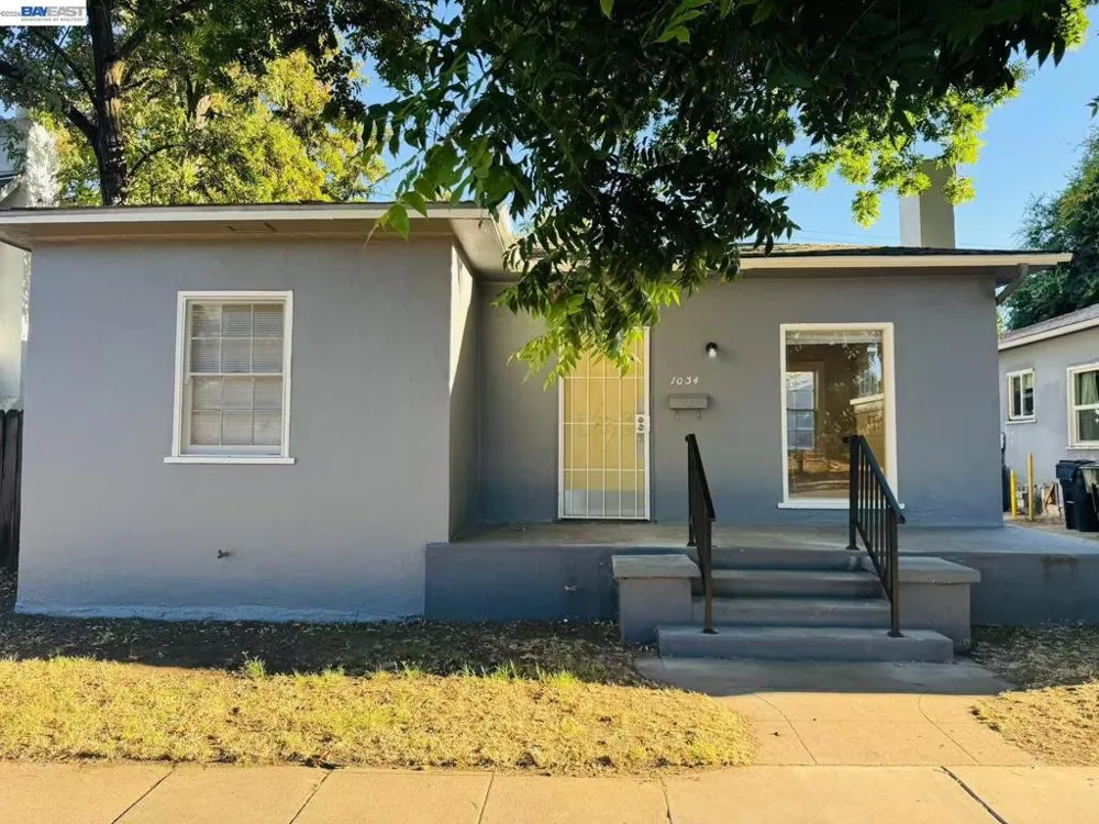 1034 x st Sacramento, CA 95818