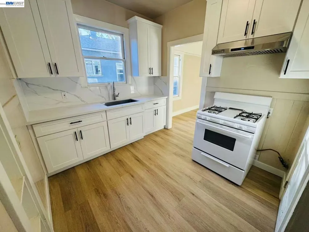 1034 x st Sacramento, CA 95818