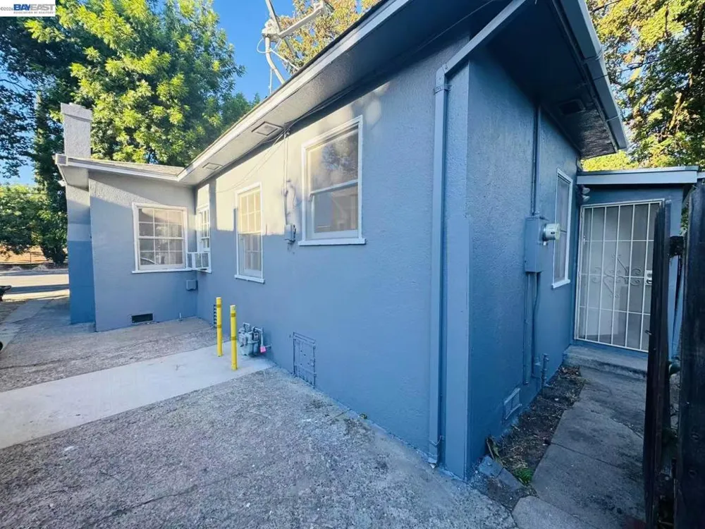 1034 x st Sacramento, CA 95818
