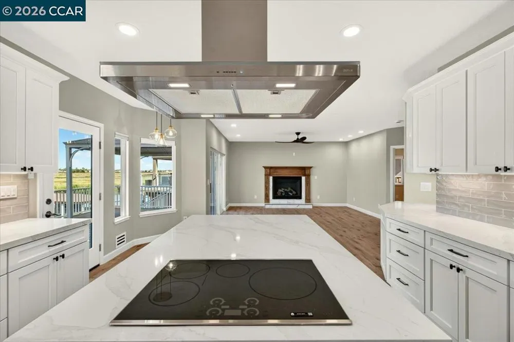 4880 Discovery Pt Discovery Bay, CA 94505