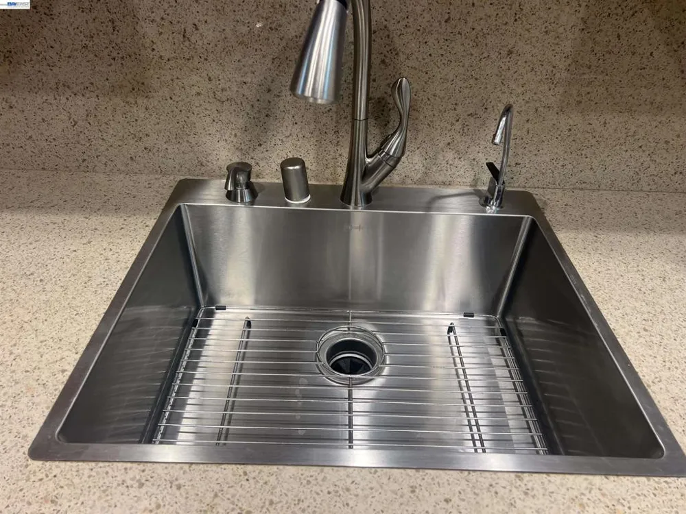 4176 San Pablo Dam Rd #B El Sobrante, CA 94803