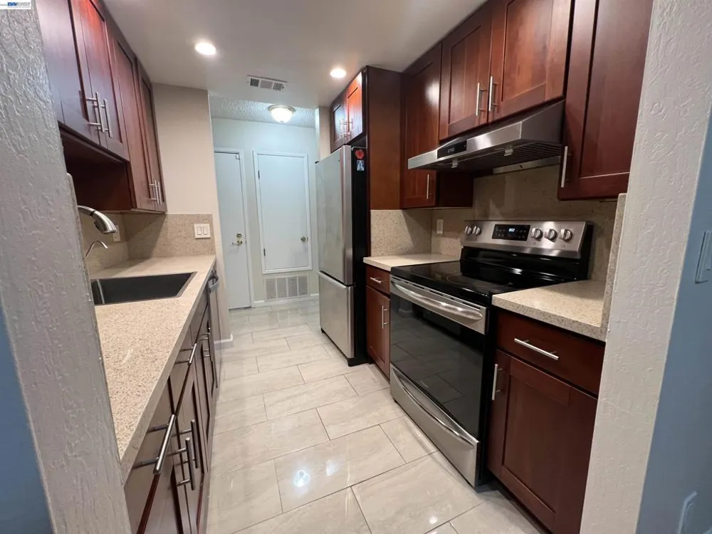4176 San Pablo Dam Rd #B El Sobrante, CA 94803