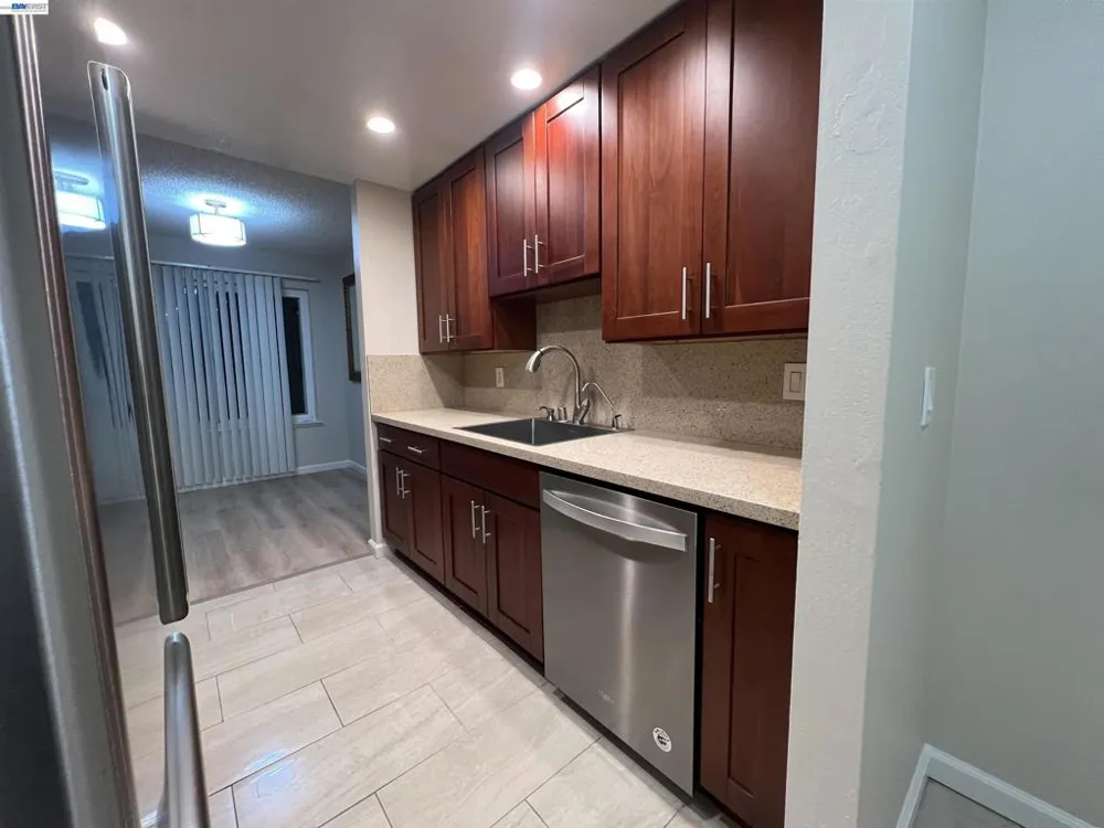 4176 San Pablo Dam Rd #B El Sobrante, CA 94803