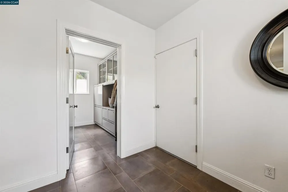210 Courtney Ln Orinda, CA 94563