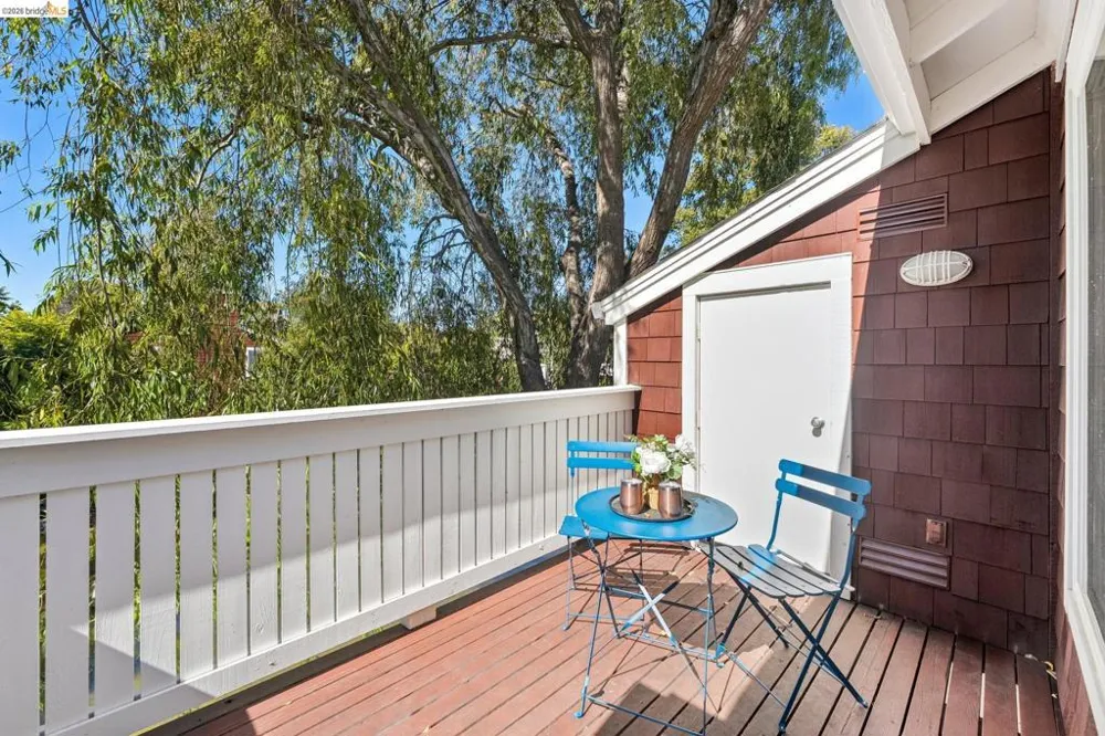 12 Bayside Ct Richmond, CA 94804