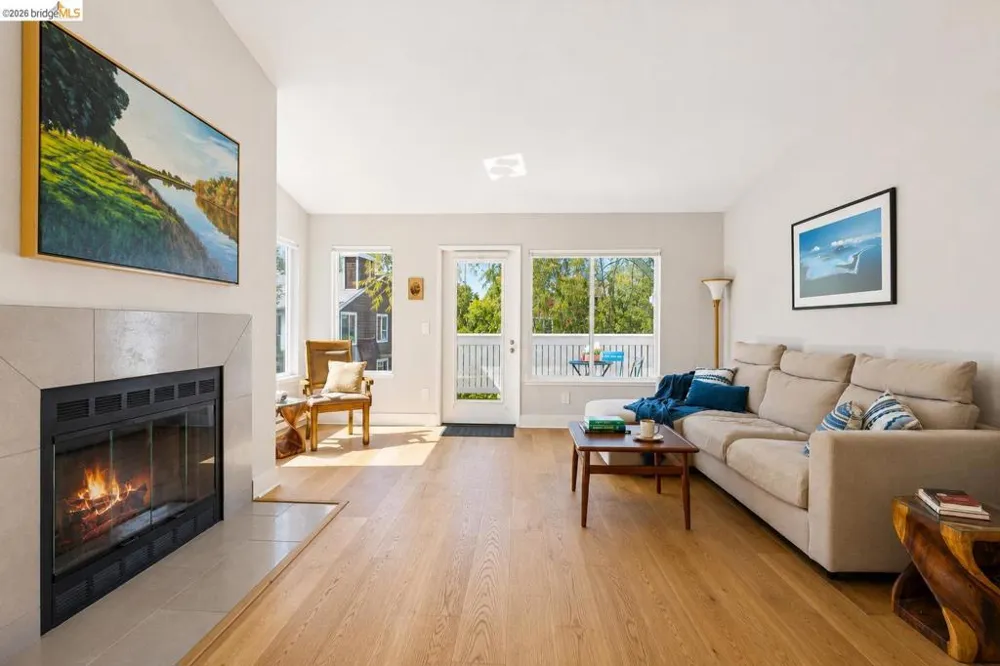 12 Bayside Ct Richmond, CA 94804