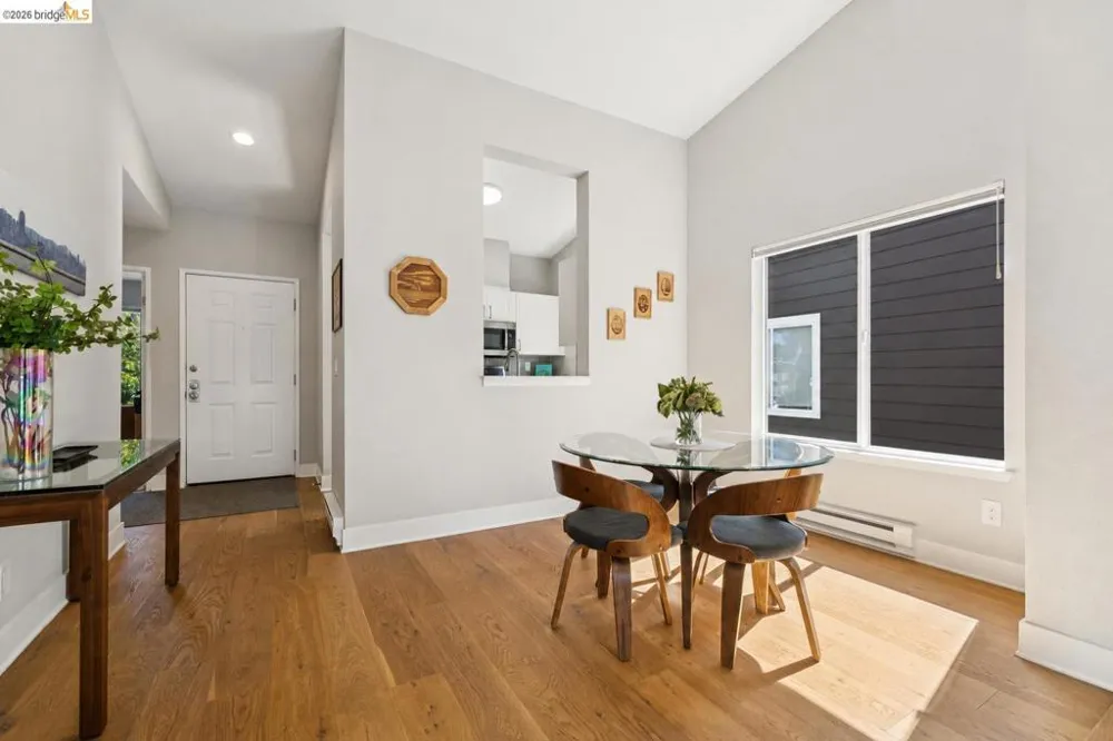 12 Bayside Ct Richmond, CA 94804