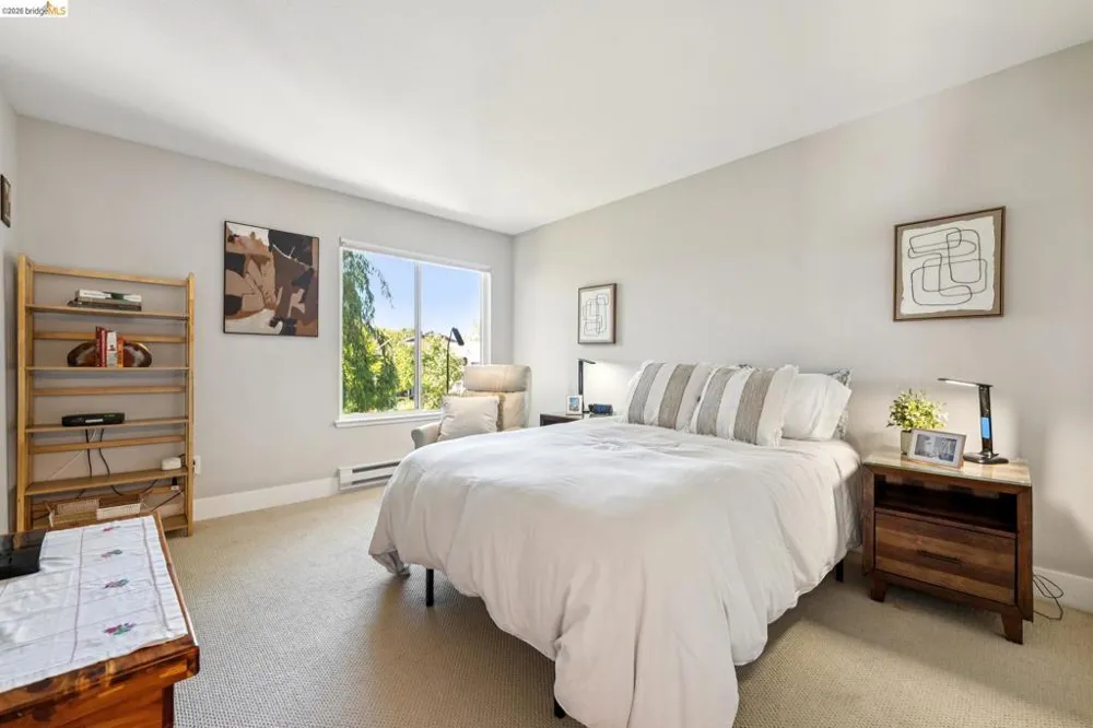 12 Bayside Ct Richmond, CA 94804