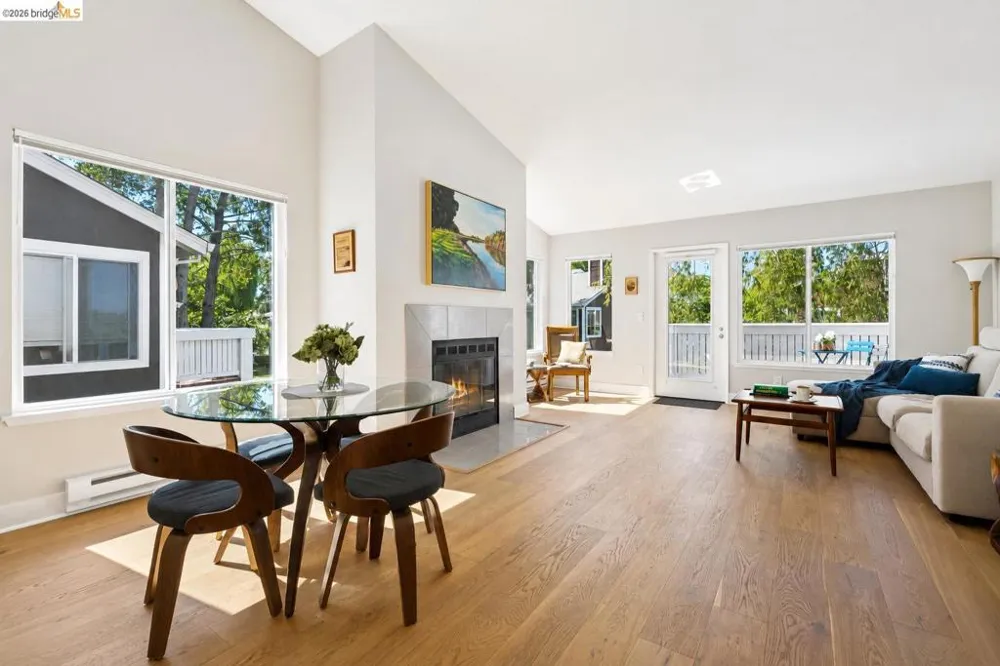 12 Bayside Ct Richmond, CA 94804