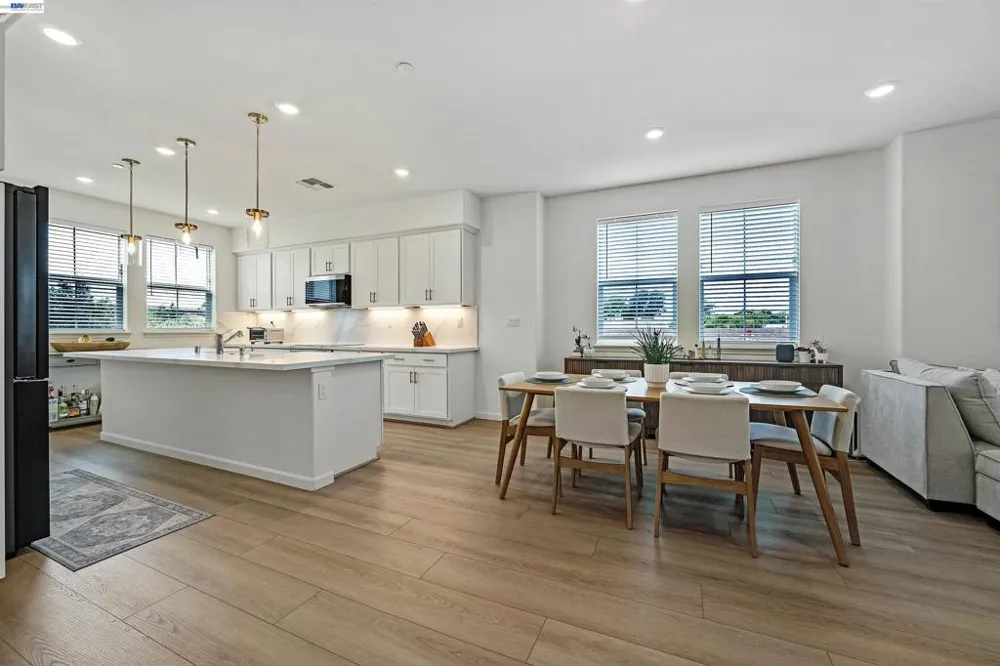3702 Scribe way Castro Valley, CA 94546