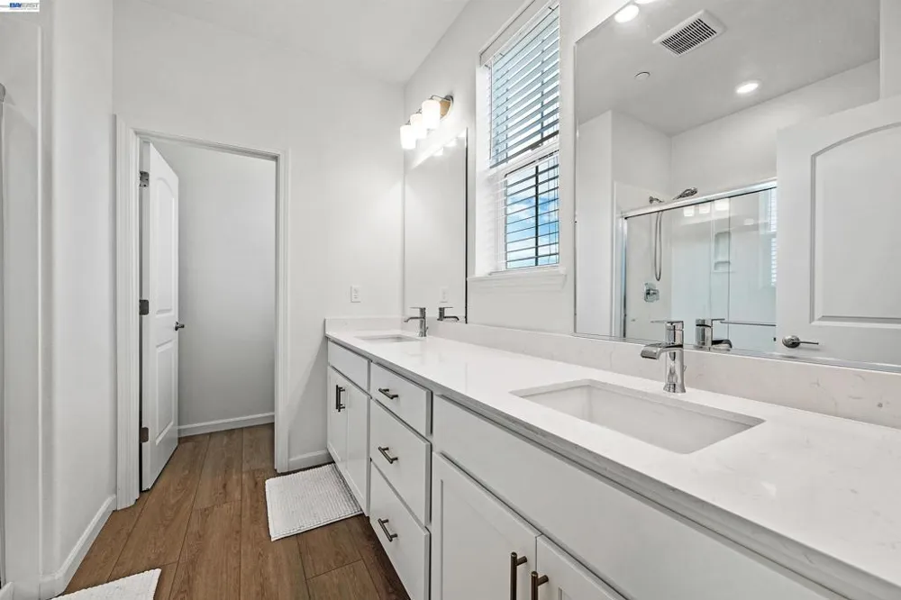 3702 Scribe way Castro Valley, CA 94546
