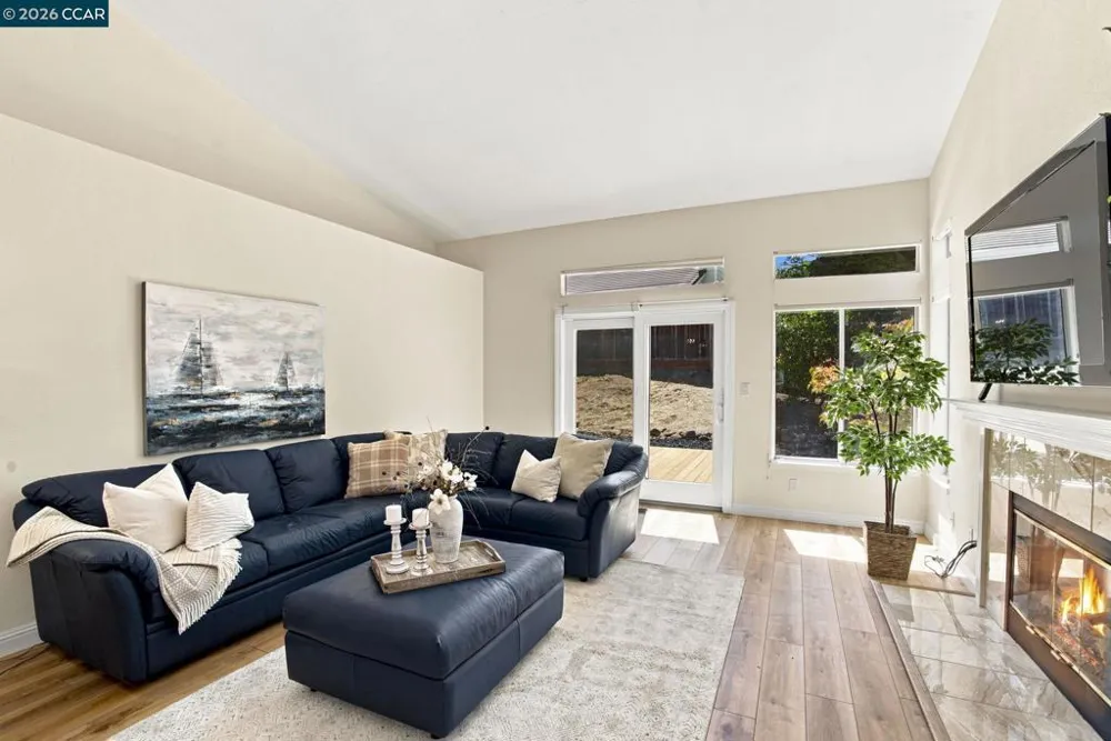 636 Julpun Loop Clayton, CA 94517