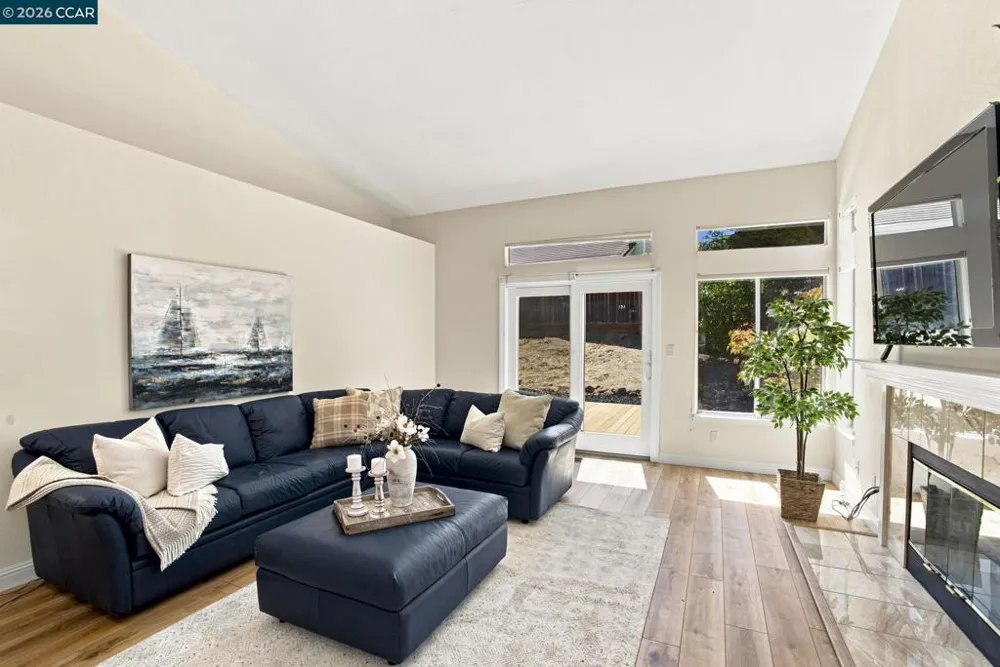 636 Julpun Loop Clayton, CA 94517