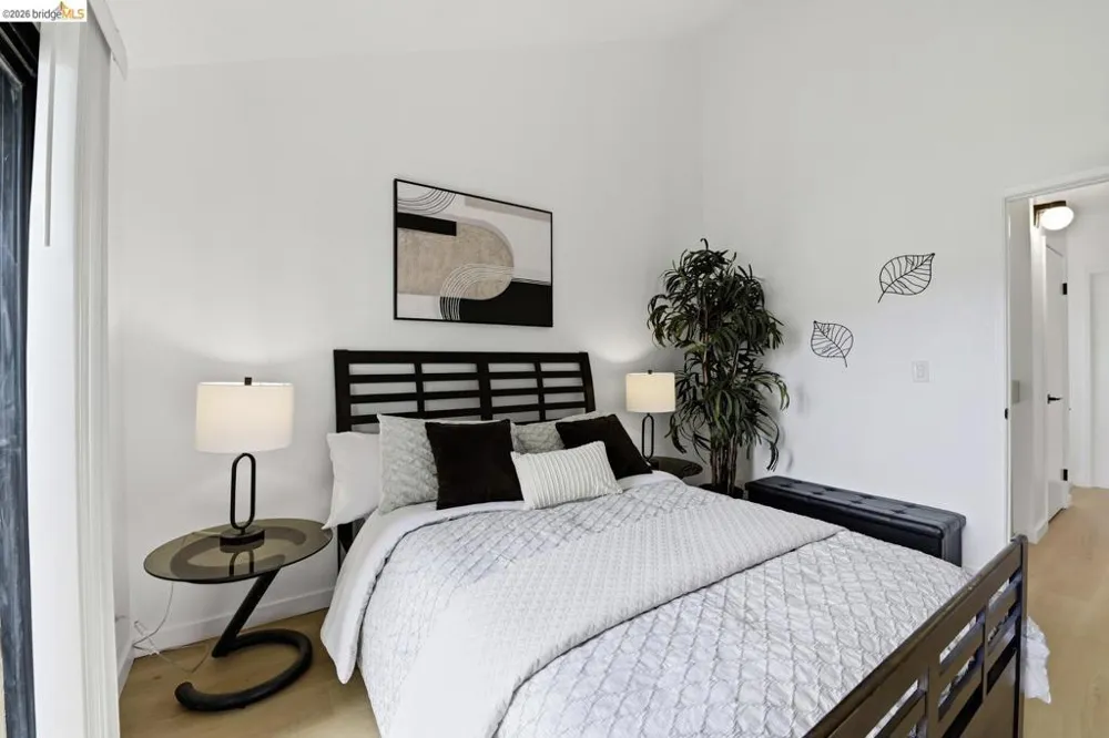9729 Elmview DR Oakland, CA 94603