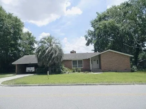 5011 Peachtree Street