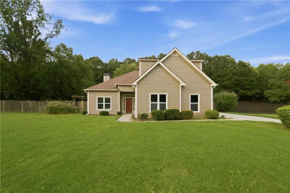 100 Clay Court Tyrone, GA 30290