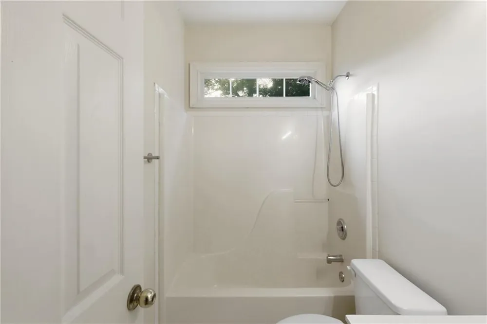 100 Clay Court Tyrone, GA 30290