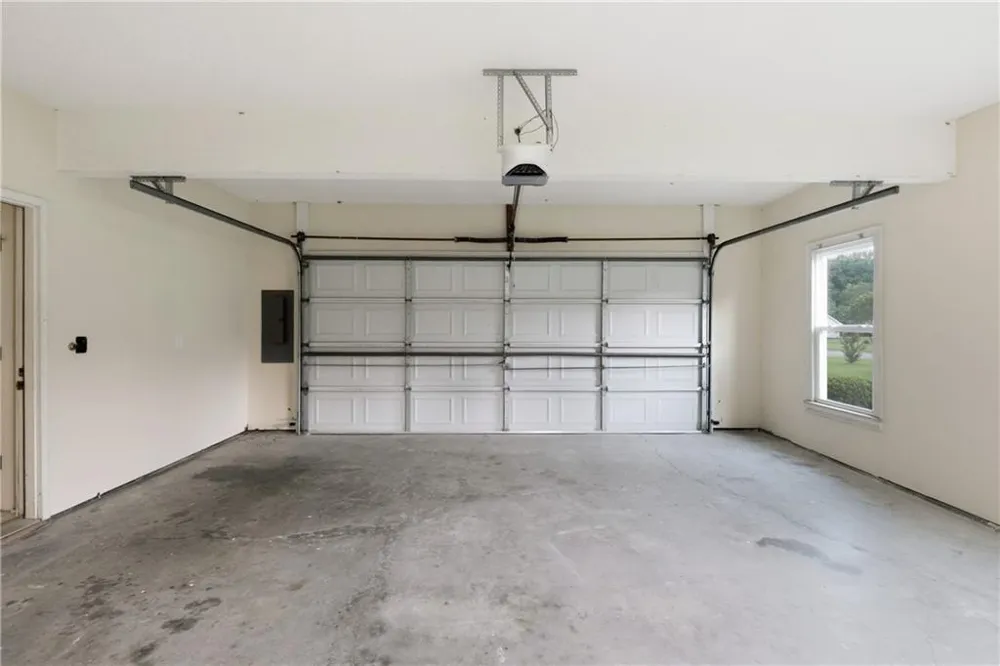 100 Clay Court Tyrone, GA 30290