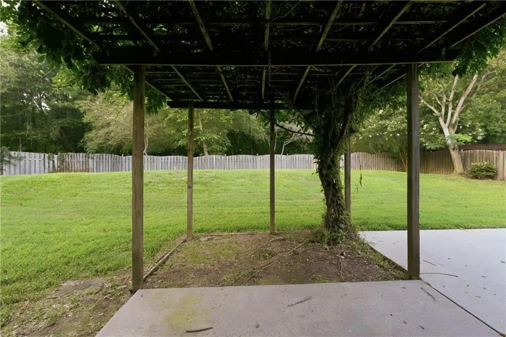 100 Clay Court Tyrone, GA 30290