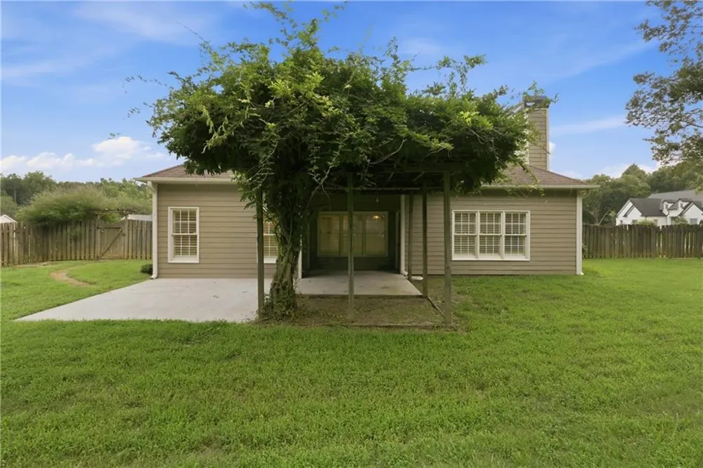 100 Clay Court Tyrone, GA 30290