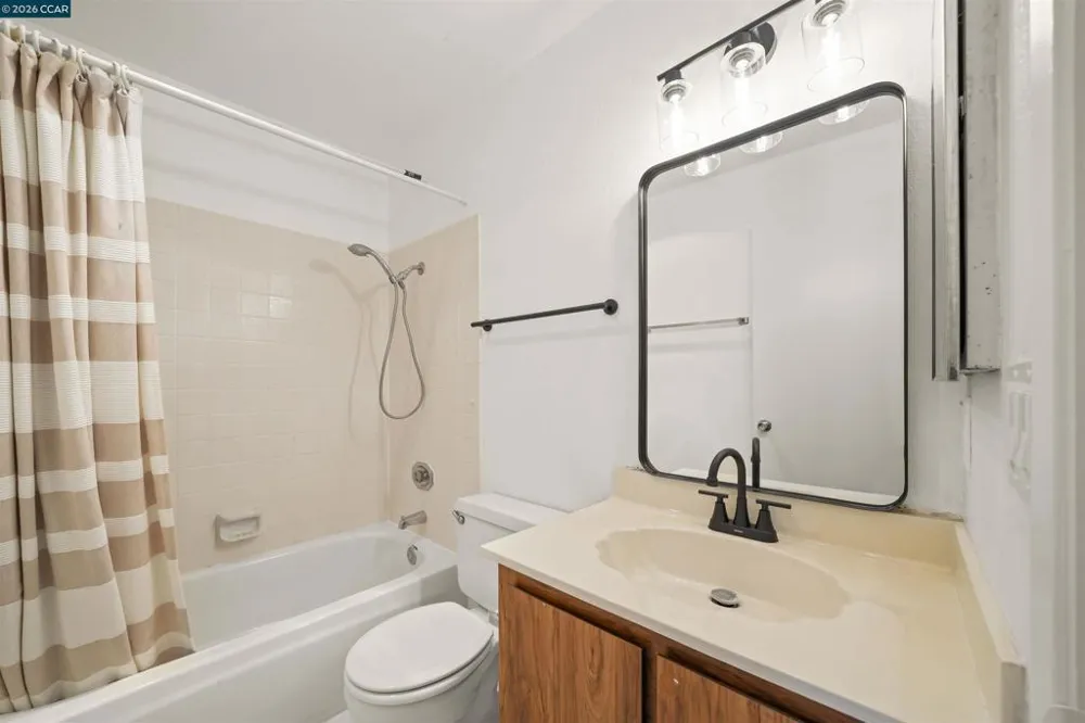 151 Terrace Ct Hercules, CA 94547