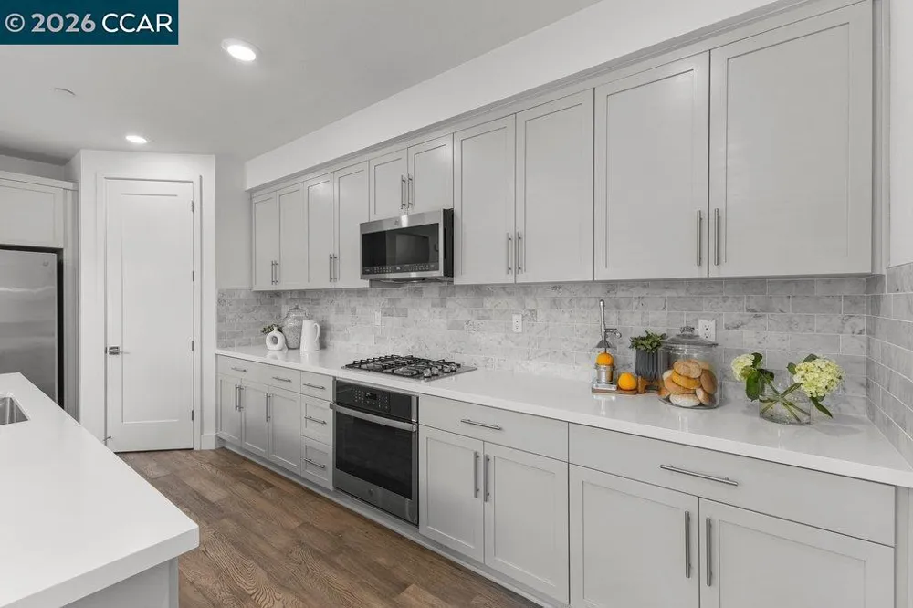 75208 VIA VICENZA San Ramon, CA 94583