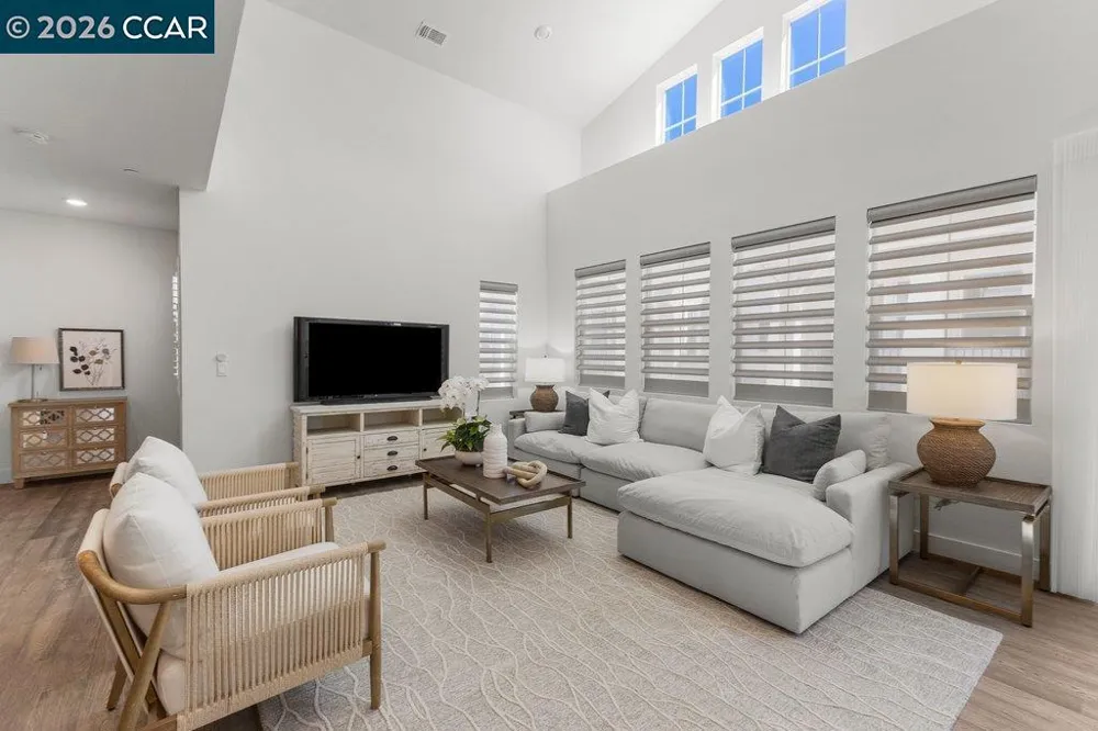 75208 VIA VICENZA San Ramon, CA 94583