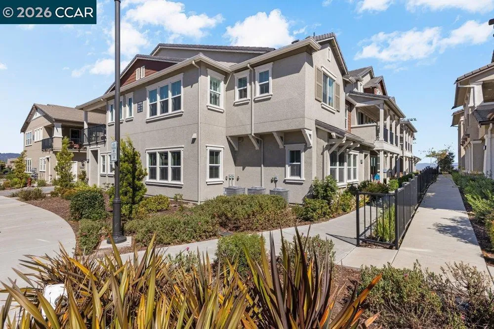 75208 VIA VICENZA San Ramon, CA 94583
