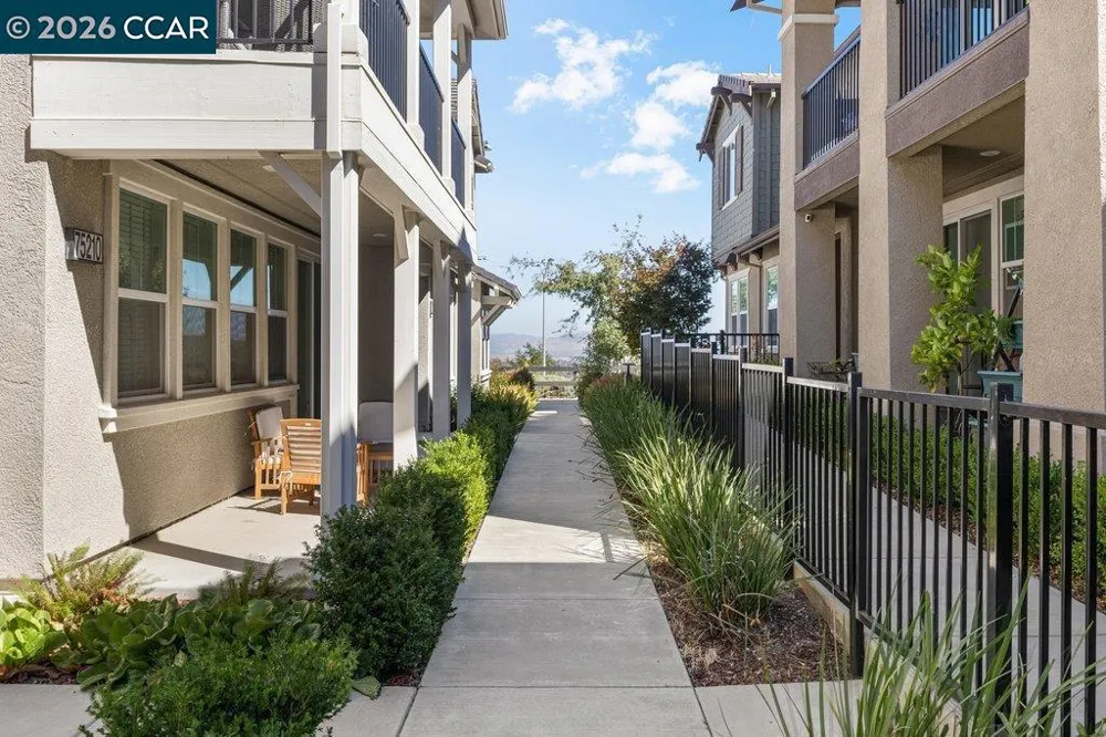 75208 VIA VICENZA San Ramon, CA 94583