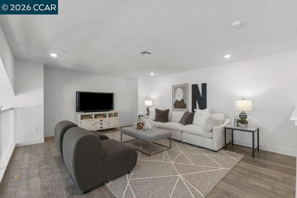 75208 VIA VICENZA San Ramon, CA 94583