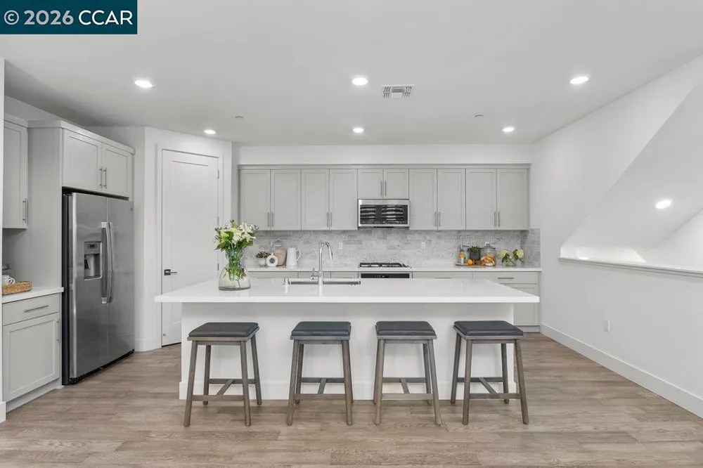 75208 VIA VICENZA San Ramon, CA 94583