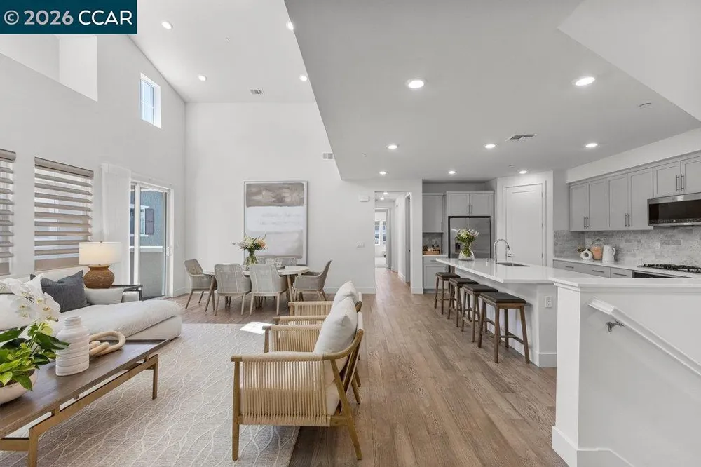 75208 VIA VICENZA San Ramon, CA 94583