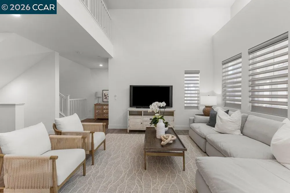 75208 VIA VICENZA San Ramon, CA 94583