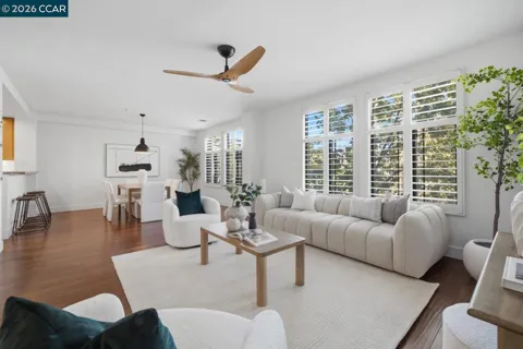 438 W Grand Ave #418