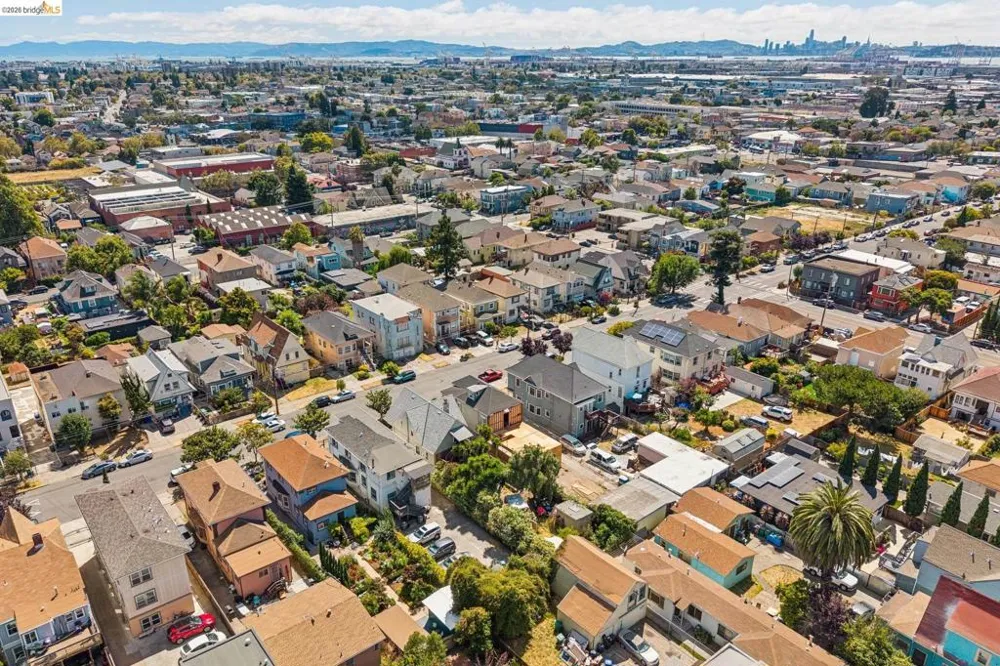 688 31St St Oakland, CA 94609