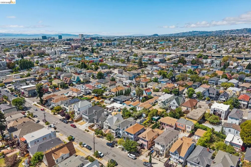 688 31St St Oakland, CA 94609