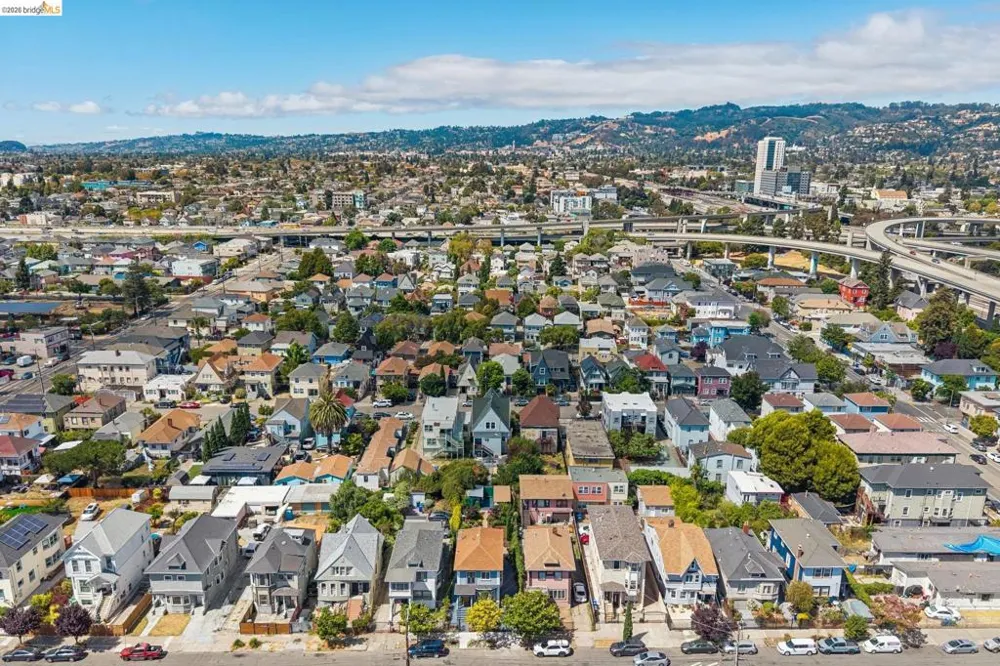 688 31St St Oakland, CA 94609